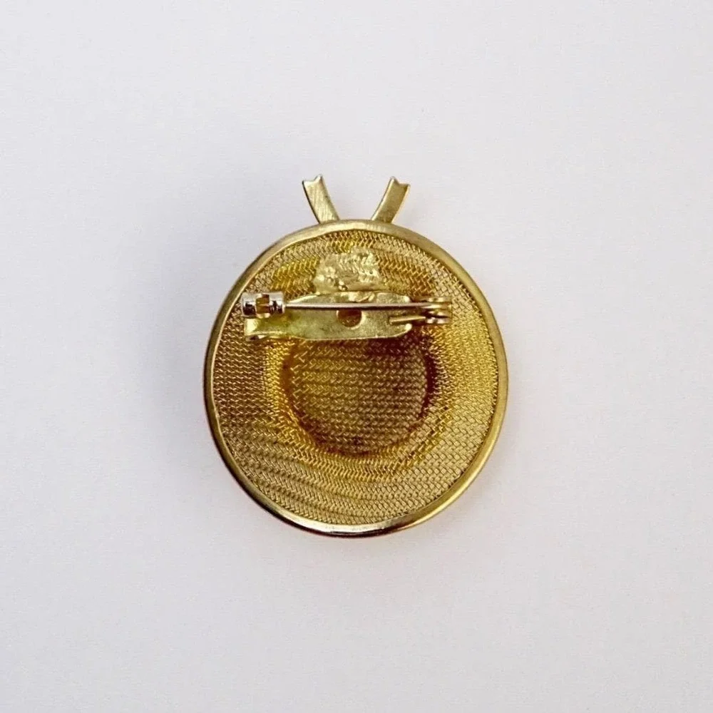 Vintage Gold Tone Mesh Straw Sun Hat Brooch‎ Bow Accent Woven Texture Pin